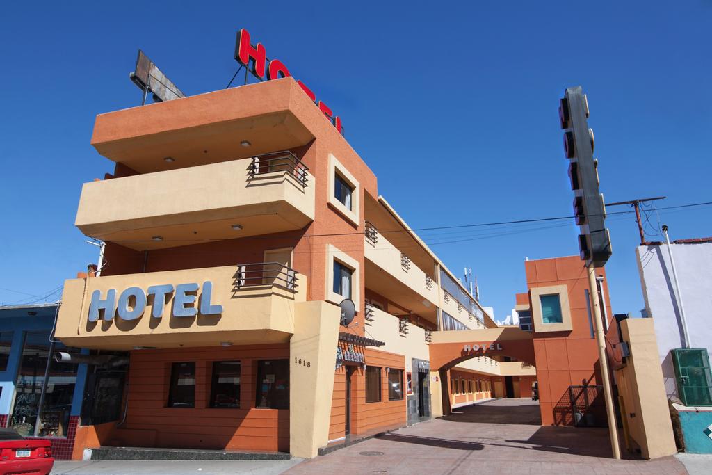 Hotel Aqua del Río frontal